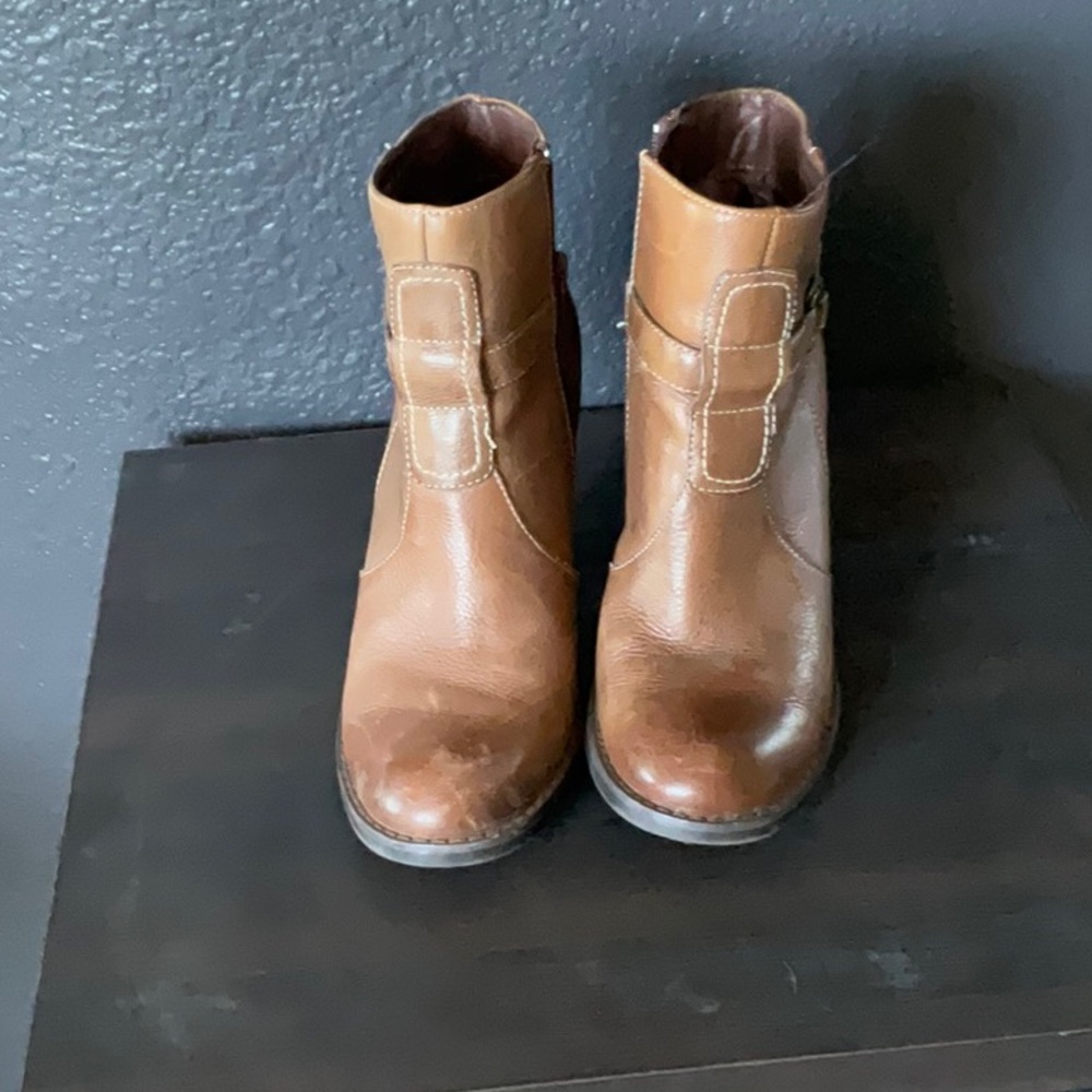 Women’s brown boot heels